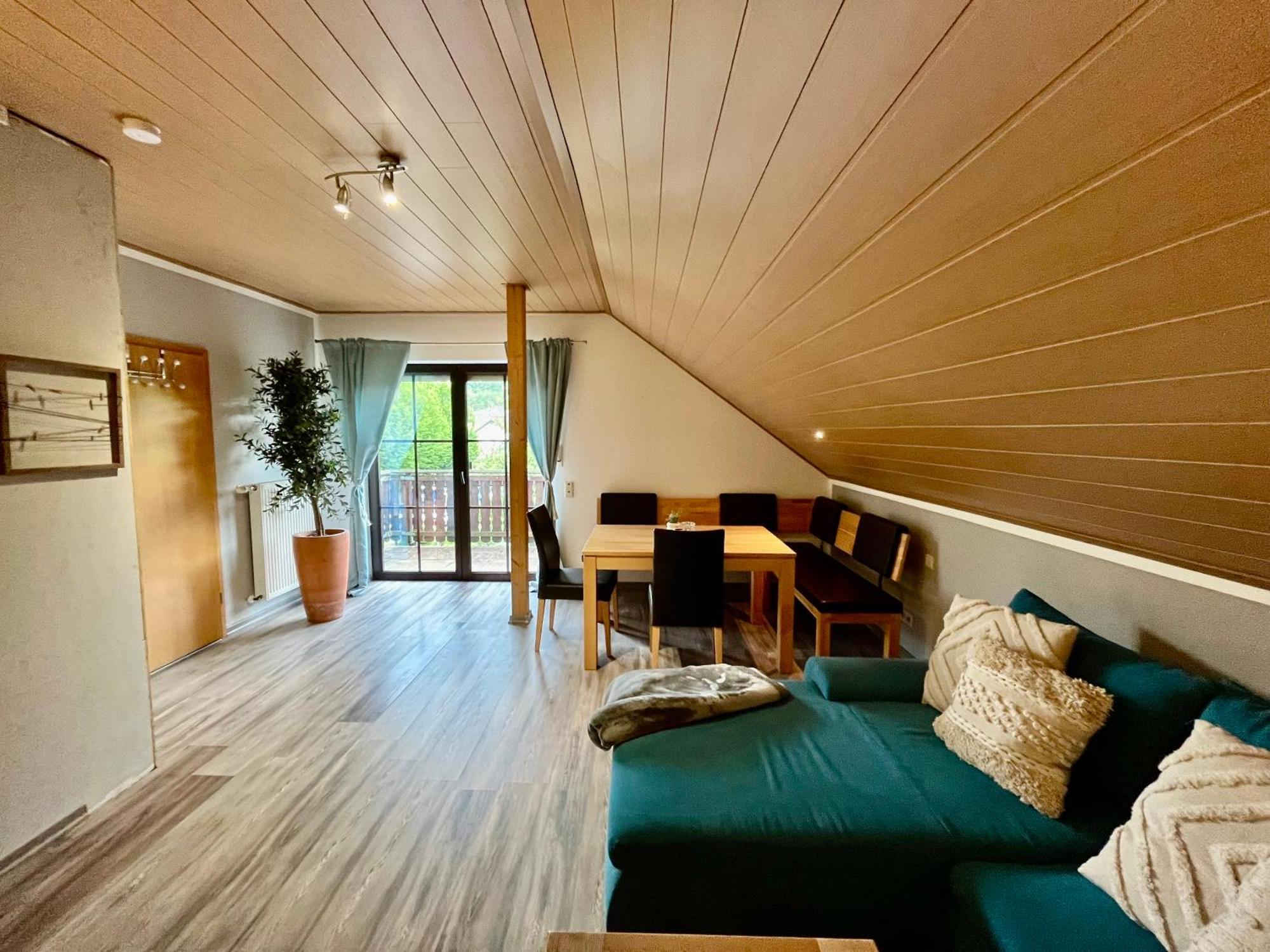 Balkon Zimmer - Apartment Gonnersdorf  Dış mekan fotoğraf